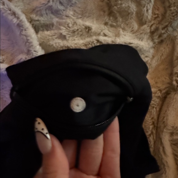 Lululemon black speed up shorts - Picture 7 of 7